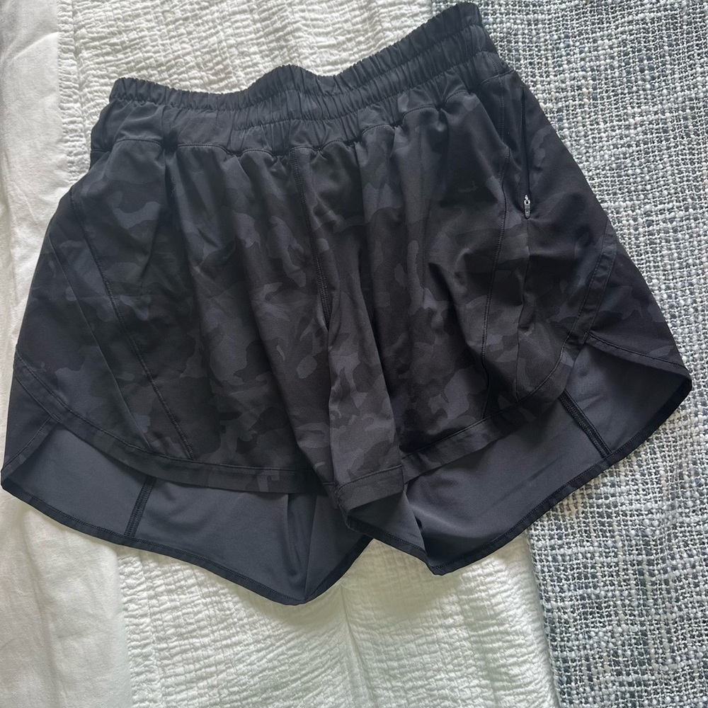 Lululemon Track That short. Size 8. 5inch inseam